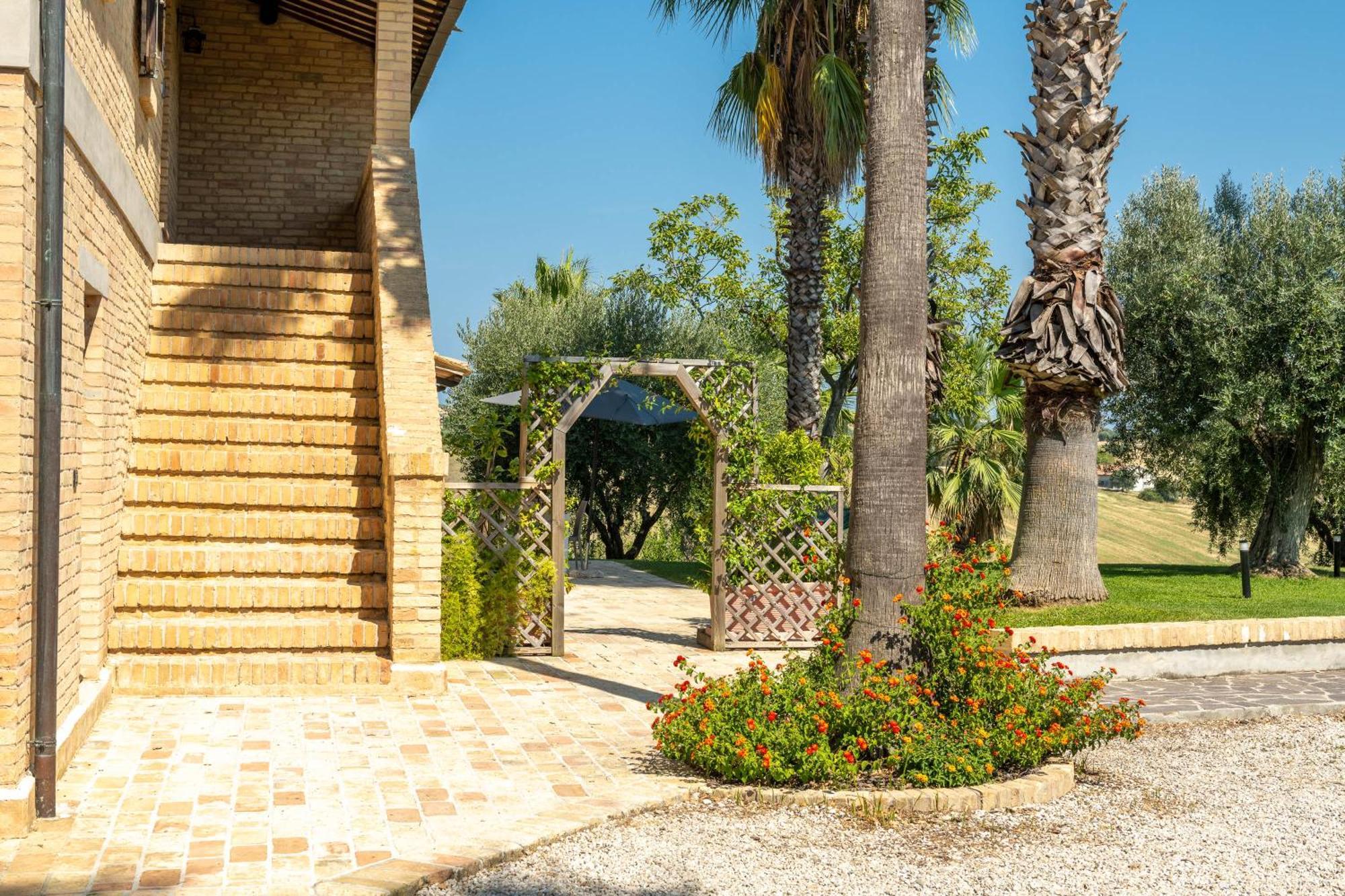 Villa Iulia - Vibra Controguerra Экстерьер фото